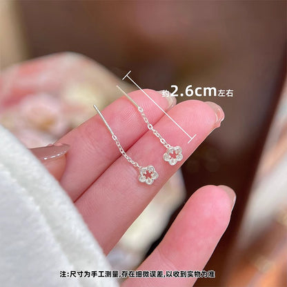 精致小巧银色花朵耳线女2025年新款韩国高级感耳钉小众设计感耳饰